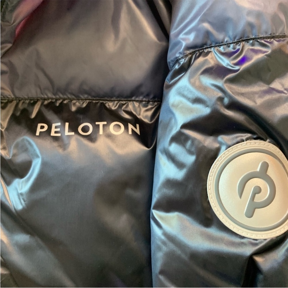 PELOTON H120 puffer jacket zip womens navy hot pink color block M - Picture 4 of 10